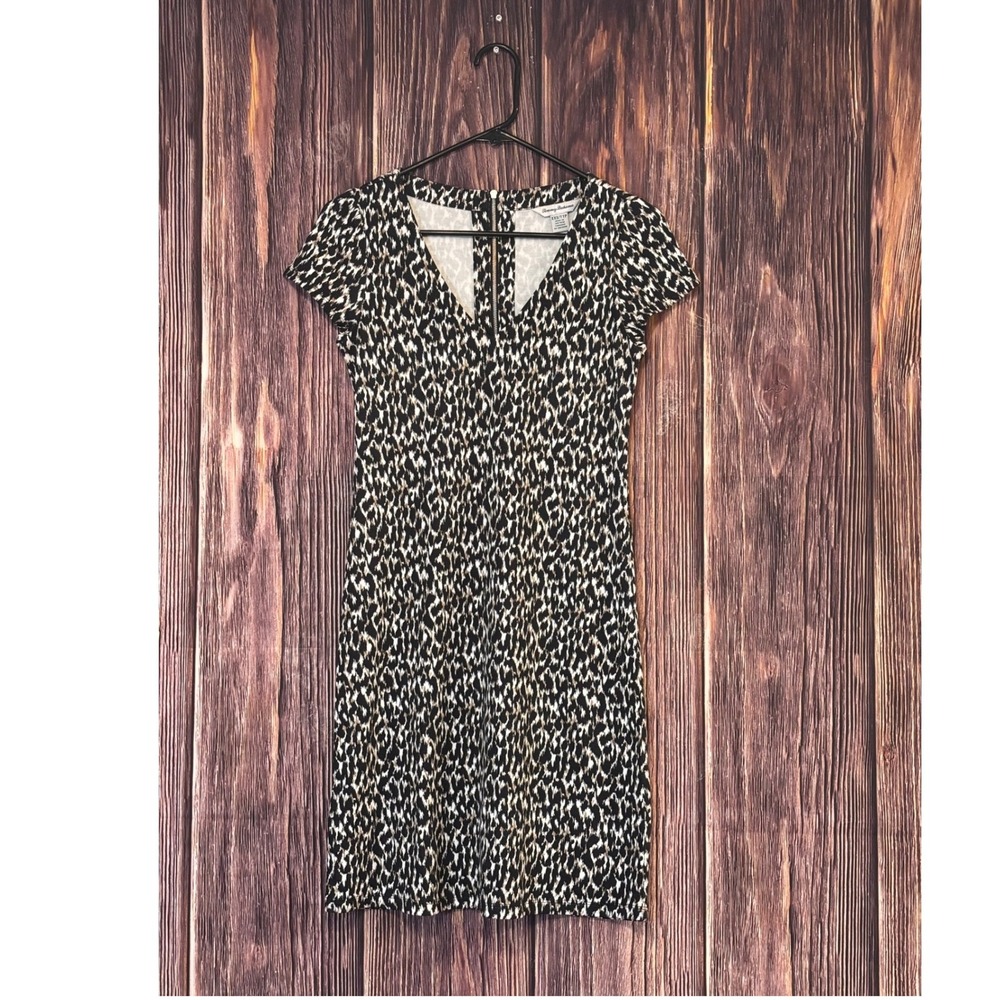 Tommy Bahama Dress Womens XXS Black White Ikat Animal Print V Neck Sheath